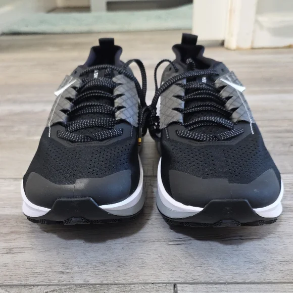 Nike ZoomX Zegama Trail Shoes - Black and White - Picture 3 of 4